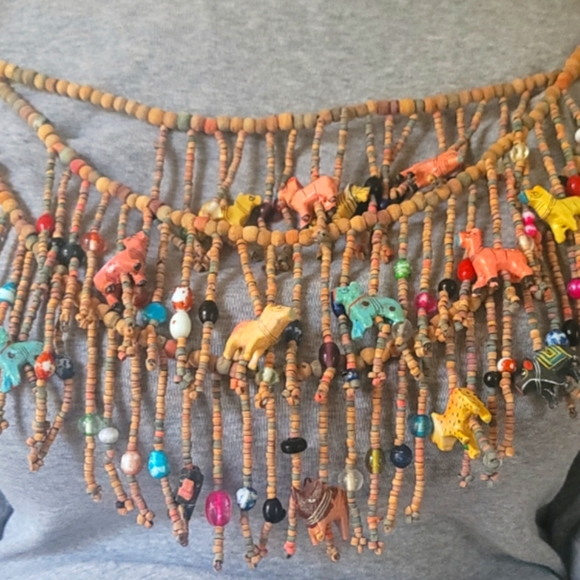 Tiered Wooded Beaded Animal Safari Necklace - Picture 4 of 4